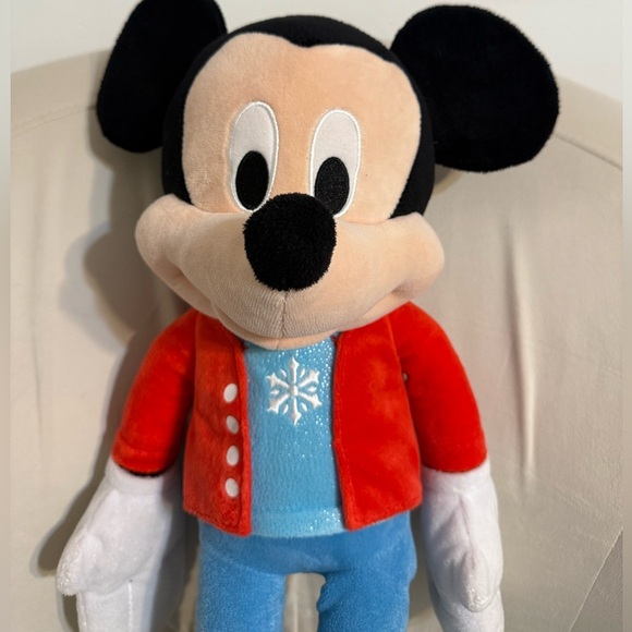Christmas-style Mickey Mouse plush - Picture 2 of 10